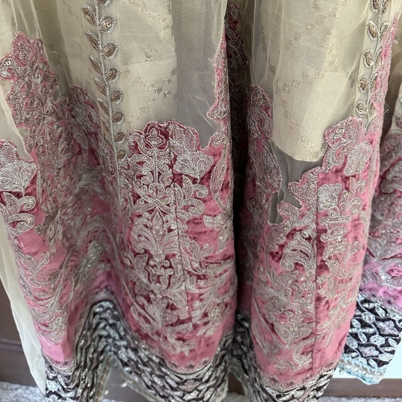 NWT Maria B embroidered 3 piece outfit - Picture 4 of 8